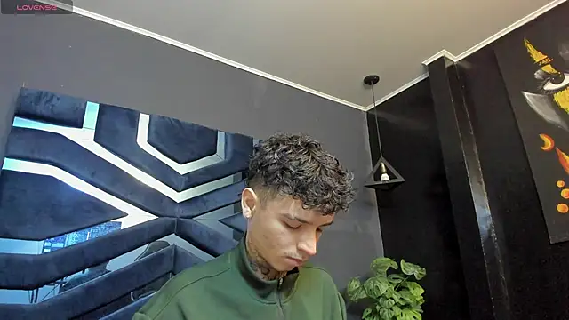 Ian Castillo  online show from 01.13.26