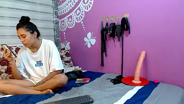 Snapshot of AntonellaAndNoah chatting on 02.11.26 AntonellaAndNoah online show from 02.11.26