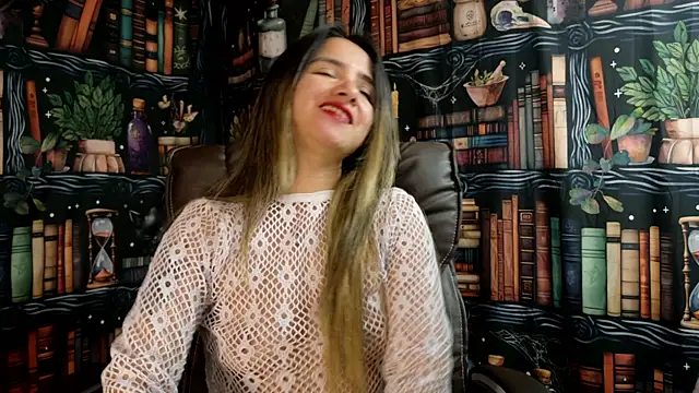 Snapshot of julietta___jackson chatting on 09.16.25 julietta jackson online show from 09.16.25