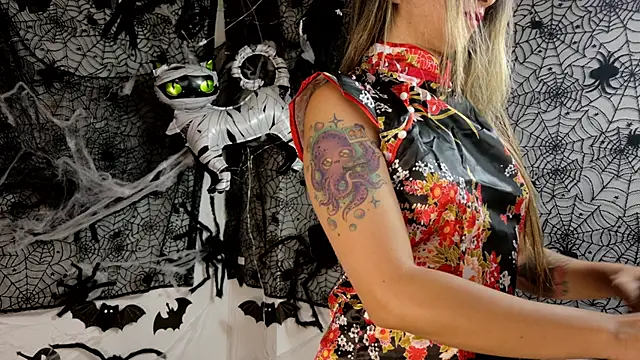 Snapshot of julietta___jackson chatting on 10.18.25 julietta jackson online show from 10.18.25