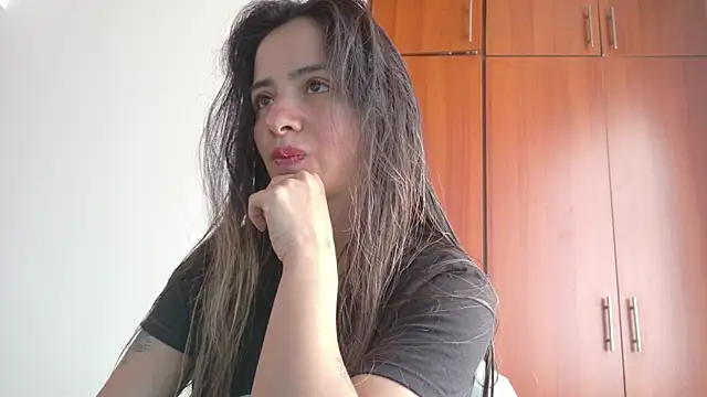 Snapshot of julietta___jackson chatting on 04.25.26 julietta jackson online show from 04.25.26
