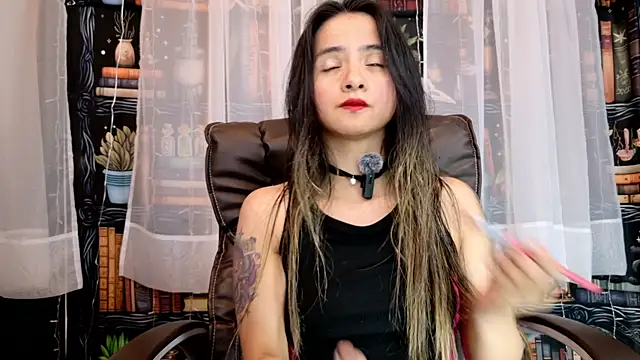 Snapshot of julietta___jackson chatting on 05.23.26 julietta jackson online show from 05.23.26