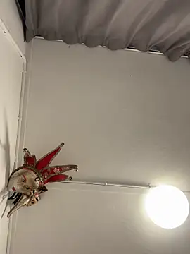 wolfwhite95 online show from 10.25.25