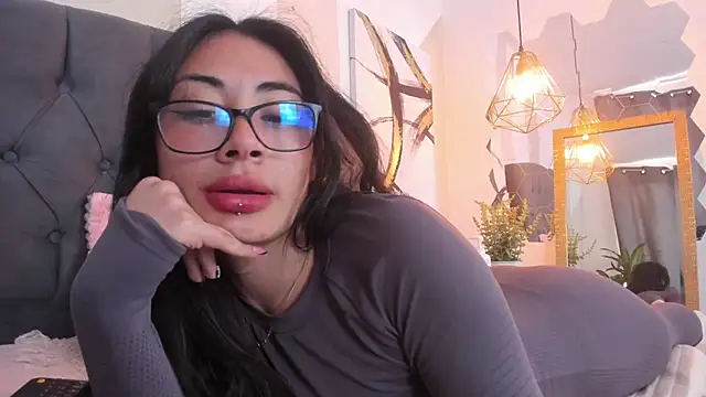 aprildreams19 online show from 03.10.25