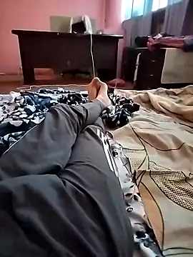 Snapshot of indian___fucker chatting on 09.24.25 indian fucker online show from 09.24.25