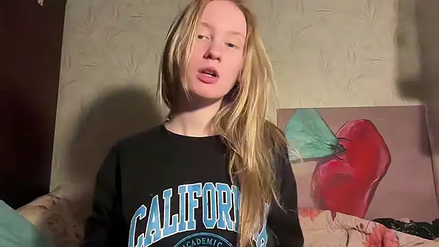 Snapshot of saint_cat25 chatting on 12.08.24 saint cat25 online show from 12.08.24