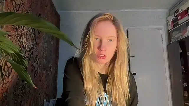 Snapshot of saint_cat25 chatting on 12.09.24 saint cat25 online show from 12.09.24