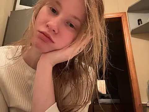 Snapshot of saint_cat25 chatting on 02.21.25 saint cat25 online show from 02.21.25