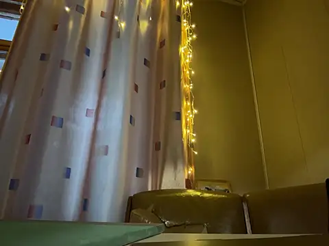 Snapshot of saint_cat25 chatting on 03.01.25 saint cat25 online show from 03.01.25