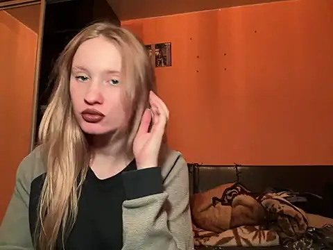 Snapshot of saint_cat25 chatting on 03.09.25 saint cat25 online show from 03.09.25