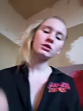 Snapshot of saint_cat25 chatting on 11.19.25 saint cat25 online show from 11.19.25