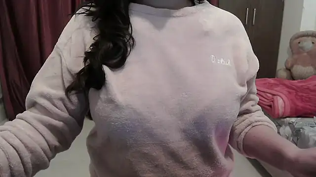 Snapshot of ANANYA-TIWARI chatting on 12.13.25 ANANYA-TIWARI online show from 12.13.25