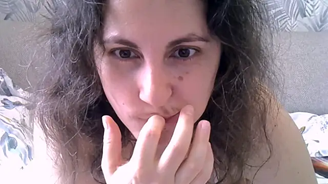 Snapshot of ShelaDiass chatting on 03.27.26 ShelaDiass online show from 03.27.26