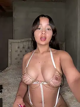 MollySanders    online show from 11.16.25