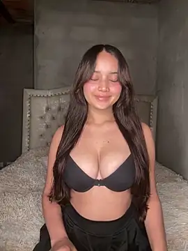 MollySanders    online show from 11.18.25