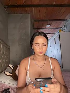 MollySanders    online show from 02.12.26