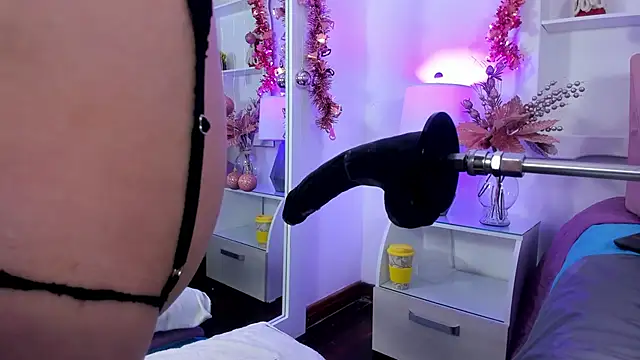 Jenifer Diaz online show from 12.23.24