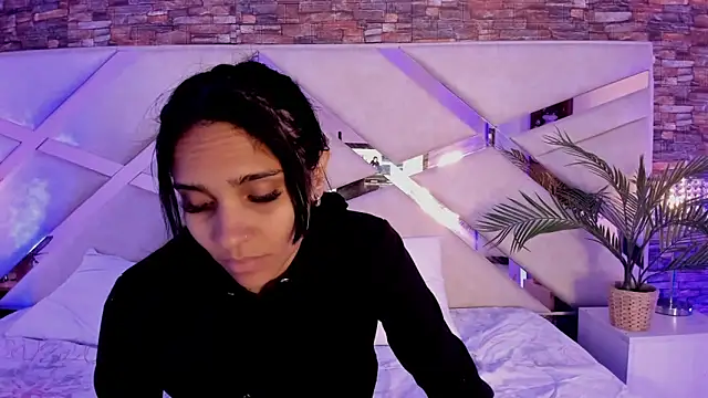 sophie pariss online show from 12.22.25