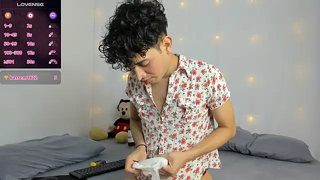 Snapshot of Benjamin_Buster chatting on 12.12.24 Benjamin Buster online show from 12.12.24