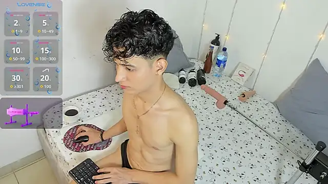 Snapshot of Benjamin_Buster chatting on 09.18.25 Benjamin Buster online show from 09.18.25