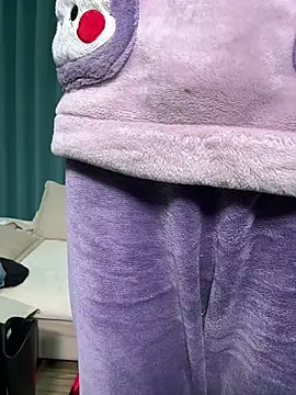 Snapshot of moneymaker_taipei chatting on 02.14.25 moneymaker taipei online show from 02.14.25