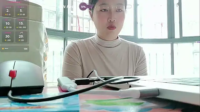 Snapshot of luoxuwen chatting on 11.02.25 luoxuwen online show from 11.02.25