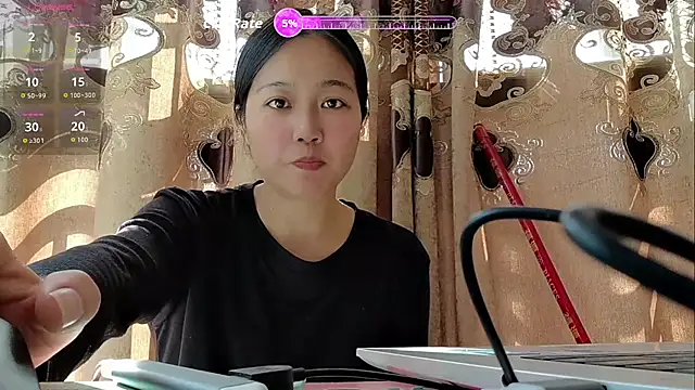 Snapshot of luoxuwen chatting on 11.16.25 luoxuwen online show from 11.16.25