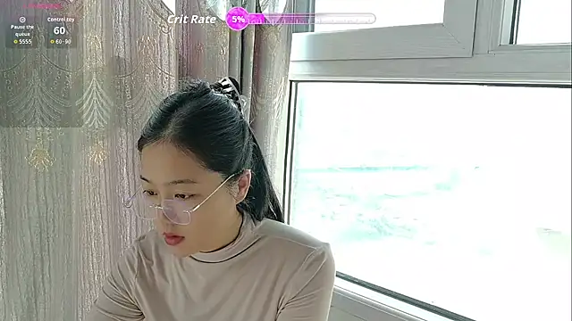 Snapshot of luoxuwen chatting on 11.18.25 luoxuwen online show from 11.18.25