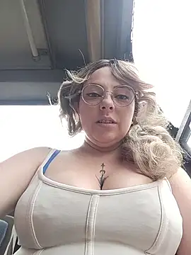 madelaine- online show from 02.25.26