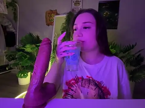 DaisyBooom online show from 12.22.25