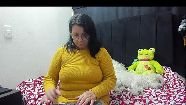 Evaaross 2345 online show from 02.01.26