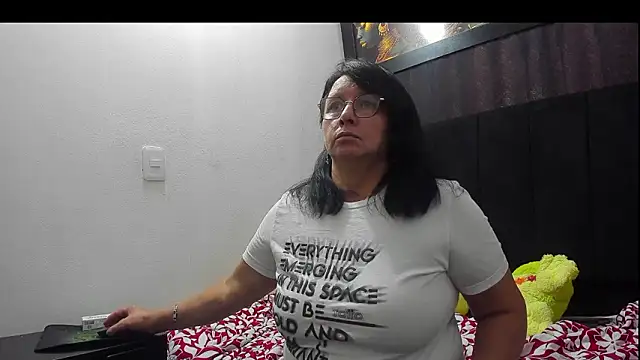 Evaaross 2345 online show from 02.01.26