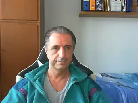 Snapshot of lliuk70mi chatting on 12.16.24 lliuk70mi online show from 12.16.24