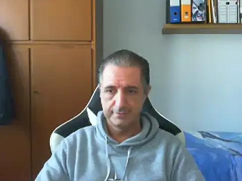 Snapshot of lliuk70mi chatting on 12.27.24 lliuk70mi online show from 12.27.24