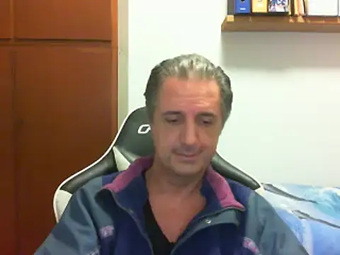 Snapshot of lliuk70mi chatting on 02.02.25 lliuk70mi online show from 02.02.25