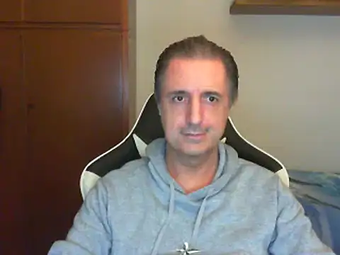 Snapshot of lliuk70mi chatting on 02.12.25 lliuk70mi online show from 02.12.25