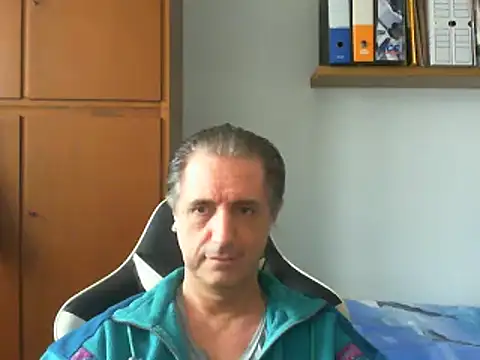 Snapshot of lliuk70mi chatting on 03.22.25 lliuk70mi online show from 03.22.25