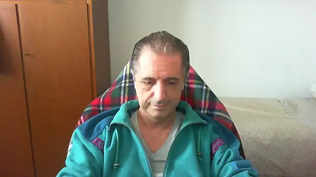 lliuk70mi online show from 04.30.26
