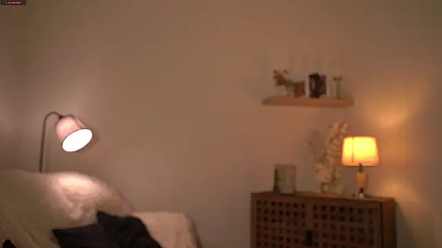 Snapshot of AudreyBarren chatting on 11.30.25 AudreyBarren online show from 11.30.25