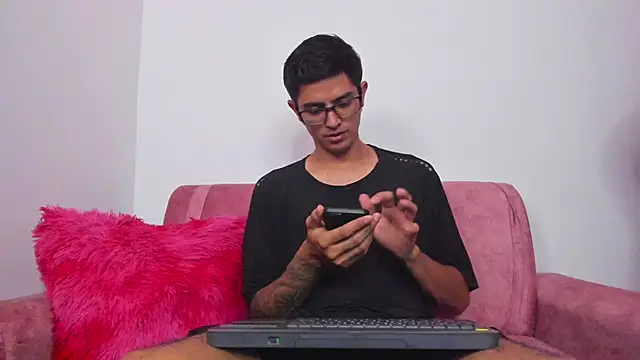 Snapshot of Ethan_Sai___ chatting on 12.14.24 Ethan Sai    online show from 12.14.24