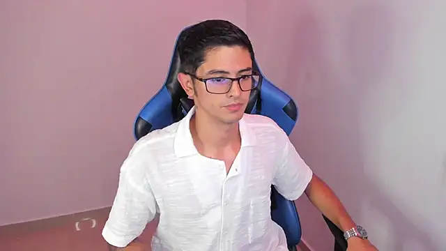 Snapshot of Ethan_Sai___ chatting on 01.11.25 Ethan Sai    online show from 01.11.25