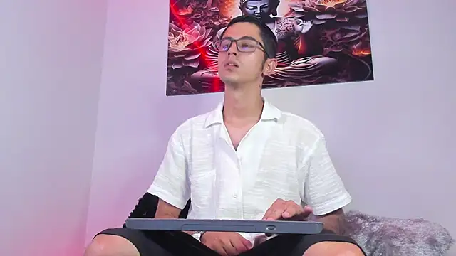 Snapshot of Ethan_Sai___ chatting on 02.24.25 Ethan Sai    online show from 02.24.25