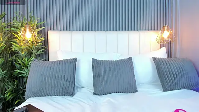 Snapshot of LinaGlam chatting on 11.10.25 LinaGlam online show from 11.10.25