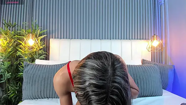 Snapshot of LinaGlam chatting on 11.12.25 LinaGlam online show from 11.12.25