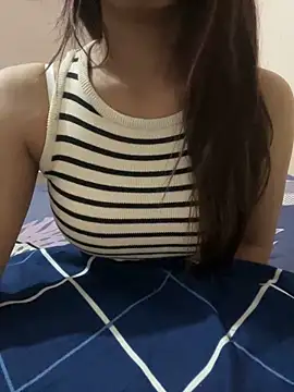 Snapshot of _riyaahahaha_ chatting on 01.05.25 riyaahahaha online show from 01.05.25