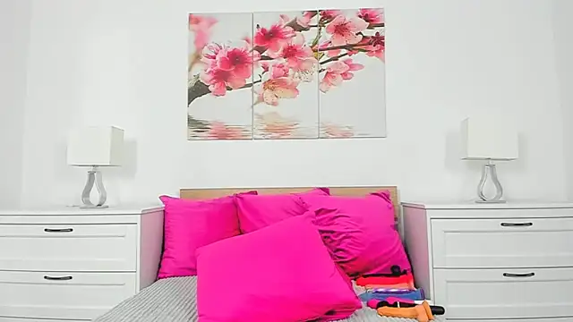 Snapshot of TiaRussel chatting on 02.27.26 TiaRussel online show from 02.27.26