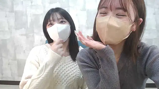 LOVE MOMO LOVE online show from 01.06.25