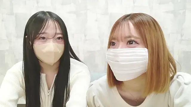 Snapshot of LOVE_MOMO_LOVE chatting on 05.26.26 LOVE MOMO LOVE online show from 05.26.26