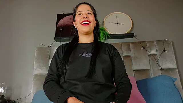 DulceAurora   online show from 10.29.25