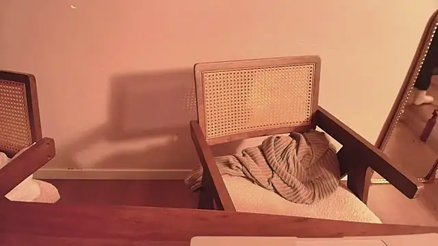 Snapshot of Nina24 chatting on 12.01.25 Nina24 online show from 12.01.25